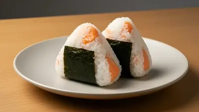 Salmon onigiri
