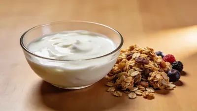 Yoghurt with granola